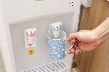 Những bệnh thường gặp của vòi máy nước uống nóng lạnh và cách xử lý